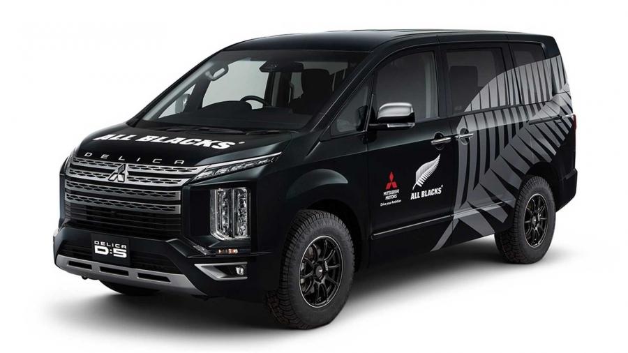 Mitsubishi Delica D:5 All Blacks '2019